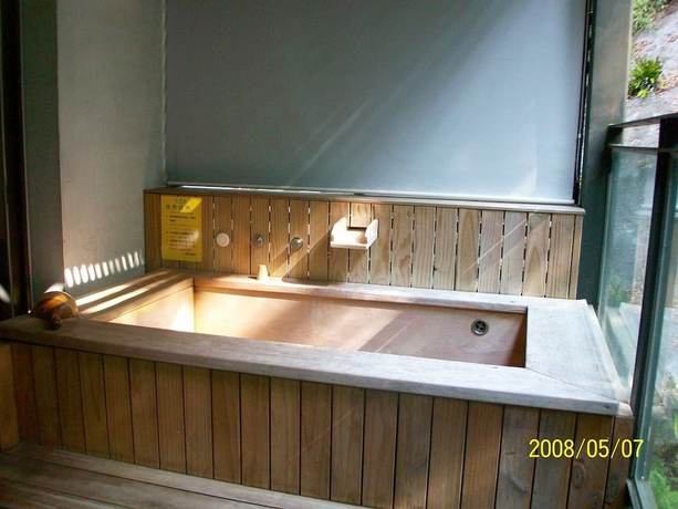 Imagen de la piscina del Hotel Tsauing Spa Vacation. Foto 5