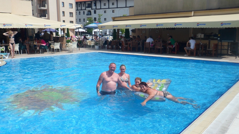 Imagen de la piscina del Hotel Tsb Sunny Victory Apartments. Foto 9