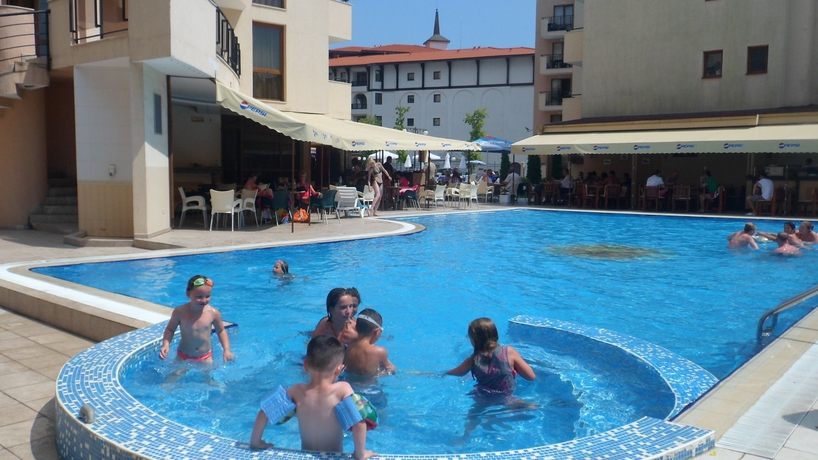 Imagen de la piscina del Hotel Tsb Sunny Victory Apartments. Foto 13