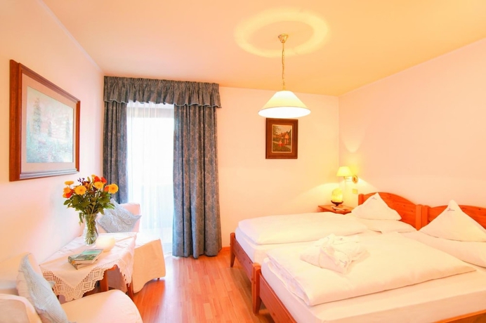 Imagen de la habitación del Hotel Tschurtschenthaler. Foto 7