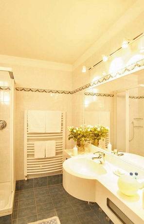 Imagen de la habitación del Hotel Tschurtschenthaler. Foto 10