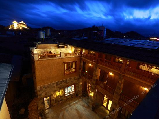 Imagen de los exteriores del Hotel Tseten Wangmo Resort. Foto 16
