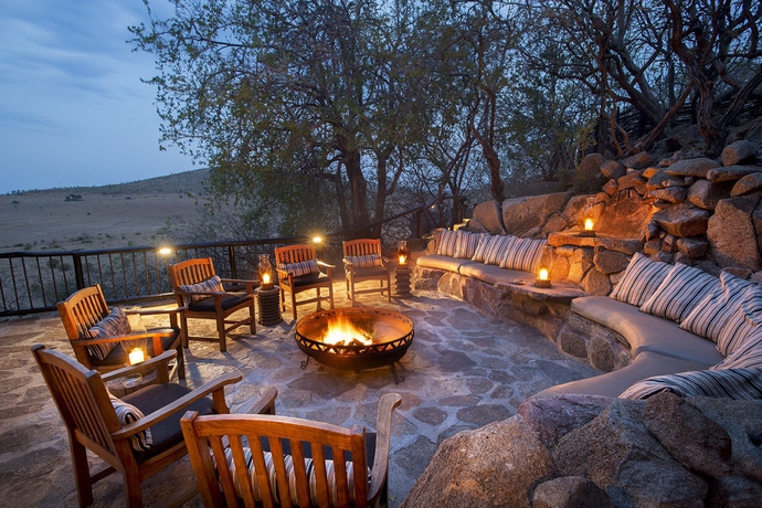 Imagen de los exteriores del Hotel Tshukudu Bush Lodge. Foto 9