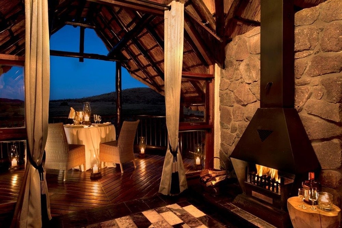 Imagen de los exteriores del Hotel Tshukudu Bush Lodge. Foto 11