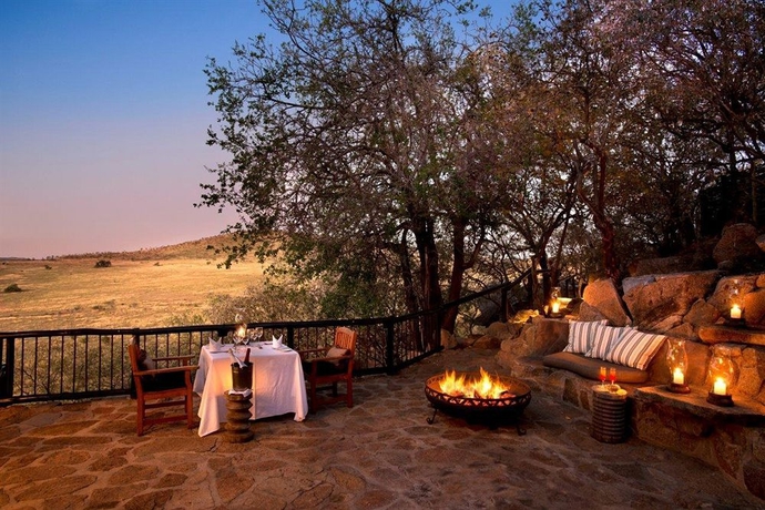 Imagen de los exteriores del Hotel Tshukudu Bush Lodge. Foto 12