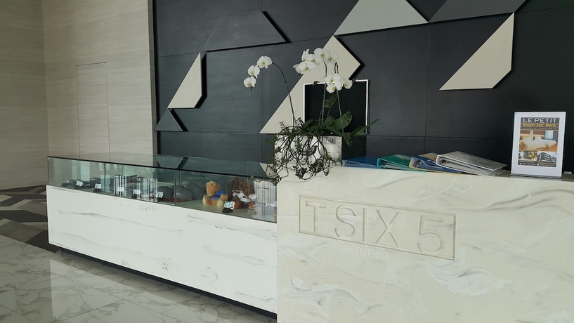 Imagen de los interiores del Hotel Tsix5. Foto 16