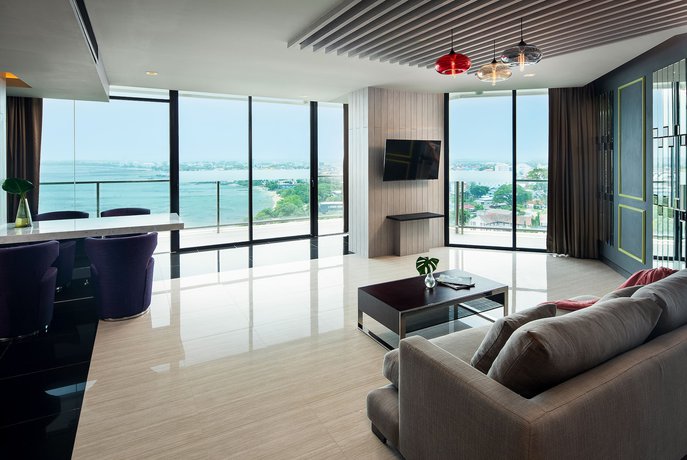 Imagen de los interiores del Hotel Tsix5 Phenomenal Pattaya. Foto 18