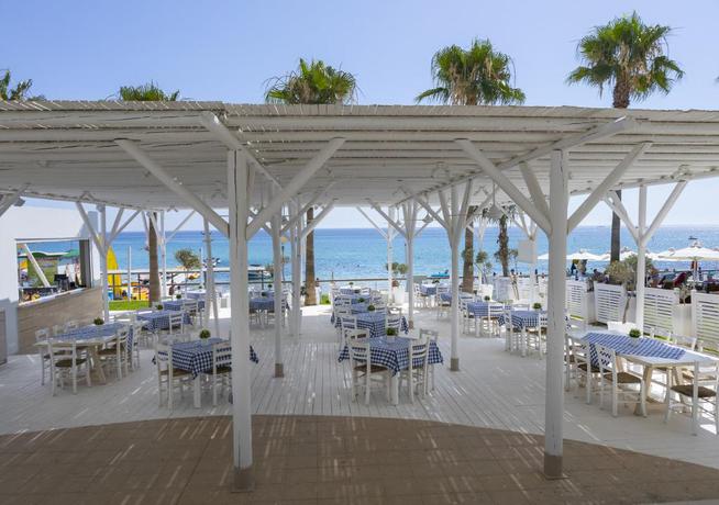 Imagen de los exteriores del Hotel Tsokkos Constantinos The Great Beach. Foto 8