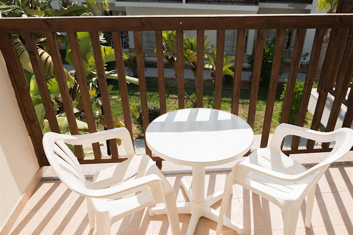 Imagen de la habitación del Hotel Tsokkos Paradise Village. Foto 7