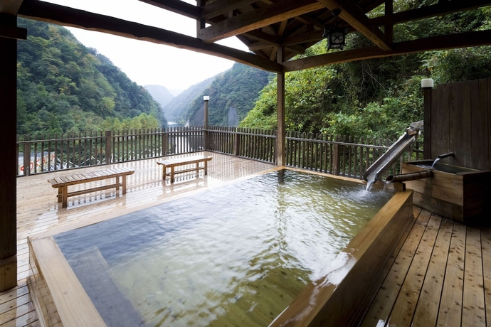 Imagen de la piscina del Hotel Tsuetate Onsen Hizenya. Foto 19
