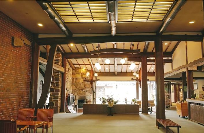 Imagen de los interiores del Hotel Tsumagoi Prince Hotel. Foto 17