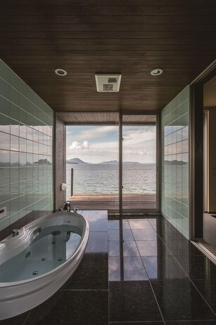 Imagen de la habitación del Hotel Tsushima. Foto 13