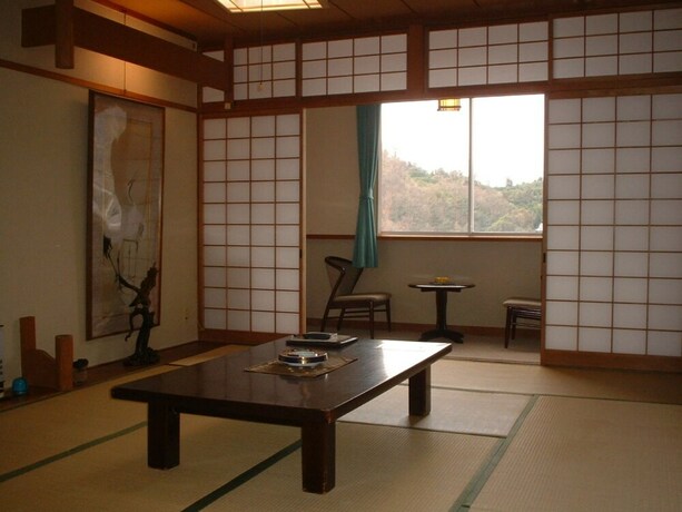 Imagen de la habitación del Hotel Tsutsui. Foto 9