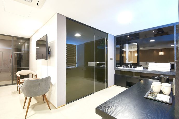 Imagen de la habitación del Hotel Tt. Foto 17