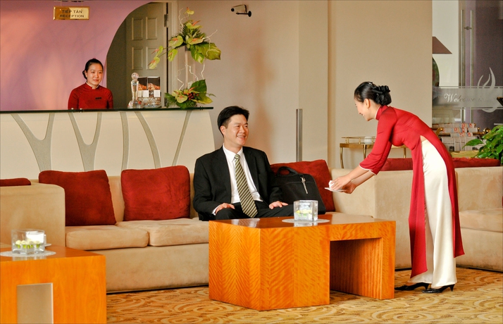 Imagen de los interiores del Hotel Ttc Premium Ngoc Lan. Foto 12