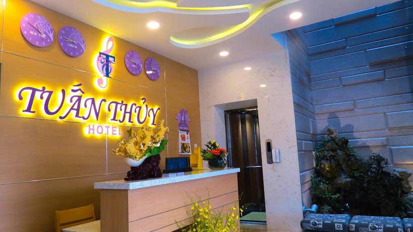 Imagen de los interiores del Hotel Tuan Thuy. Foto 13