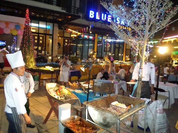 Imagen del bar/restaurante del Hotel Tuana Blue Sky Patong. Foto 2