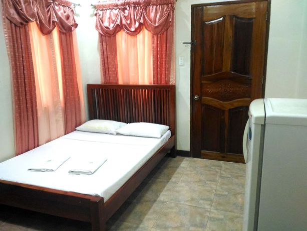 Imagen de la piscina del Hotel Tubod Flowing Waters Resort. Foto 13