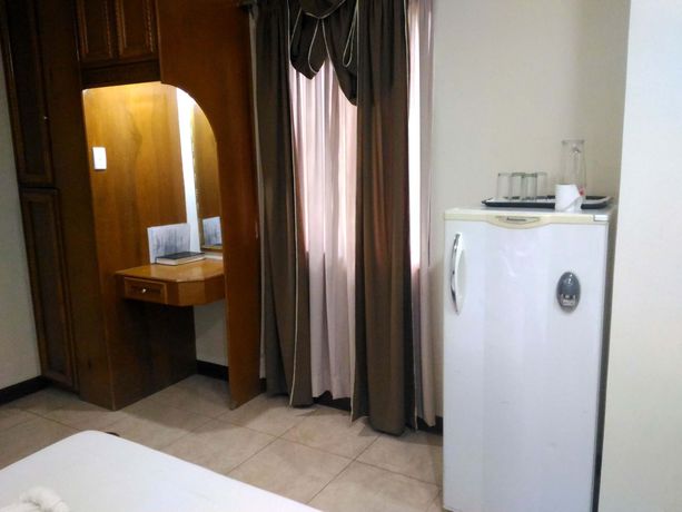 Imagen de la piscina del Hotel Tubod Flowing Waters Resort. Foto 15
