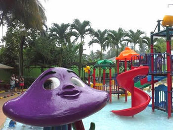 Imagen de la piscina del Hotel Tubod Flowing Waters Resort. Foto 16