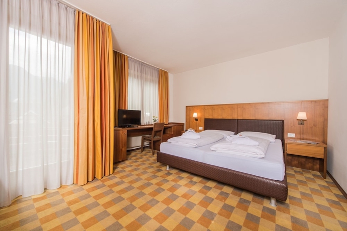 Imagen de la habitación del Hotel Tubris. Foto 8