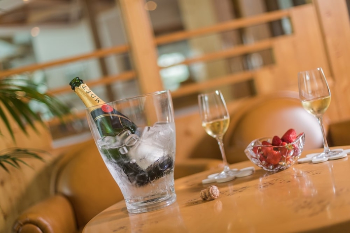 Imagen del bar/restaurante del Hotel Tubris. Foto 3