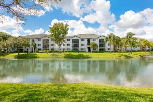 Imagen general del Hotel Tucker at Palm Trace Landings Fort Lauderdale. Foto 1