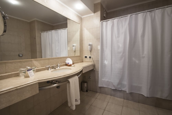 Imagen de la habitación del Hotel Tucum&aacute;n Center. Foto 13