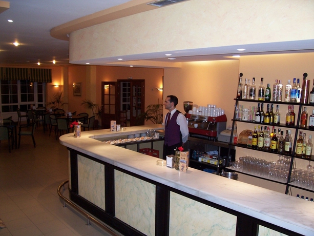 Imagen del bar/restaurante del Hotel Tudanca Benavente. Foto 2