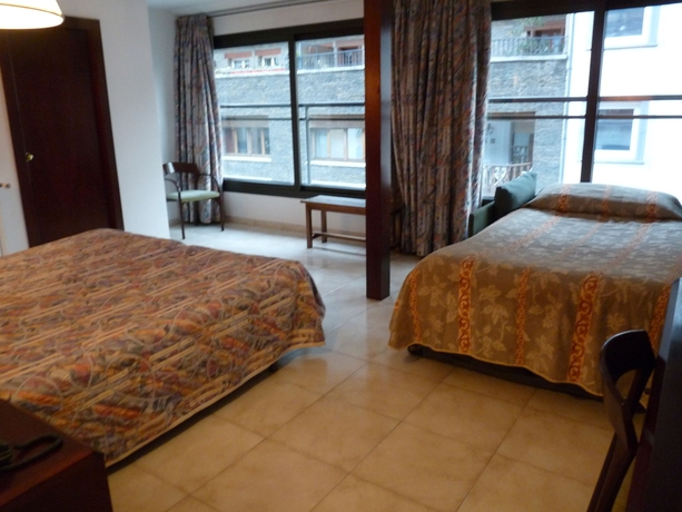 Imagen de la habitación del Hotel Tudel. Foto 6