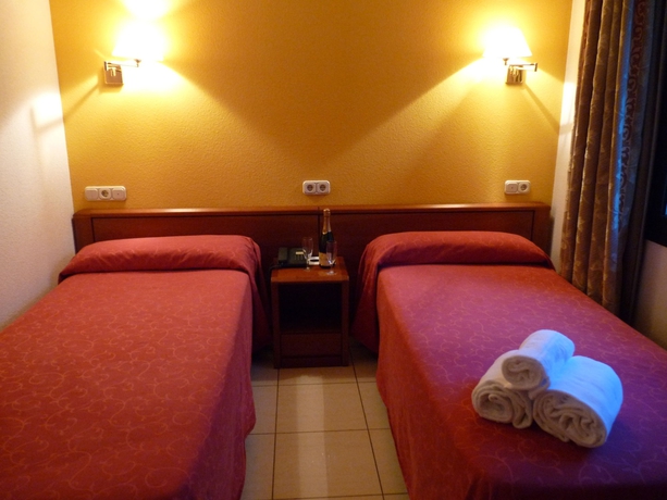 Imagen de la habitación del Hotel Tudel. Foto 7