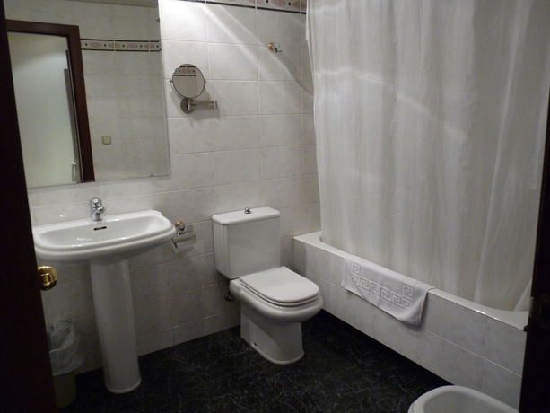 Imagen de la habitación del Hotel Tudel. Foto 9