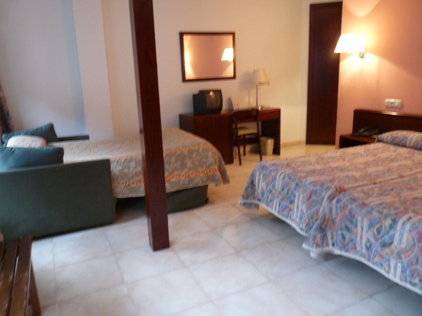 Imagen de los interiores del Hotel Tudel. Foto 13