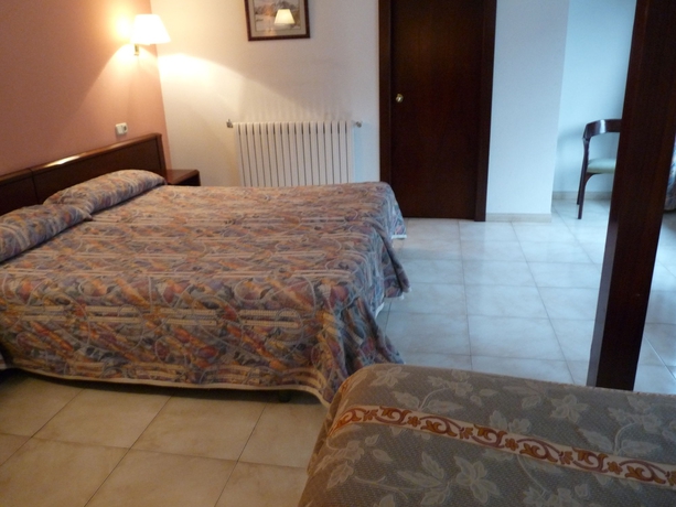 Imagen de la habitación del Hotel Tudel. Foto 10