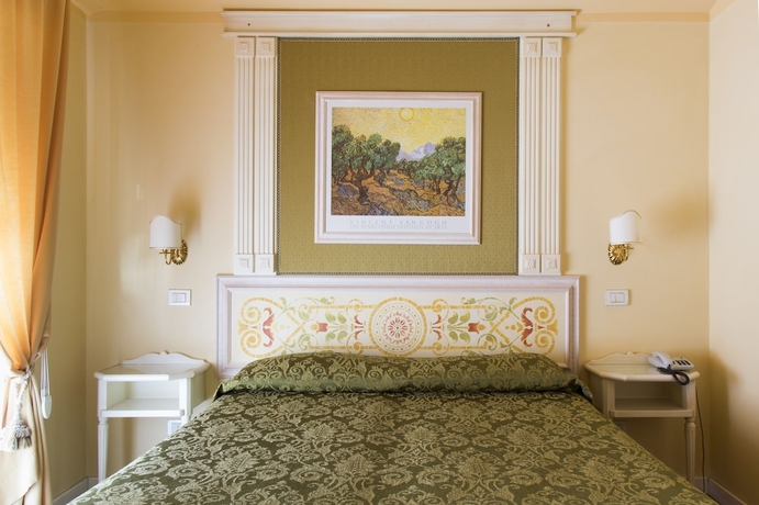 Imagen de la habitación del Hotel Tuder. Foto 15