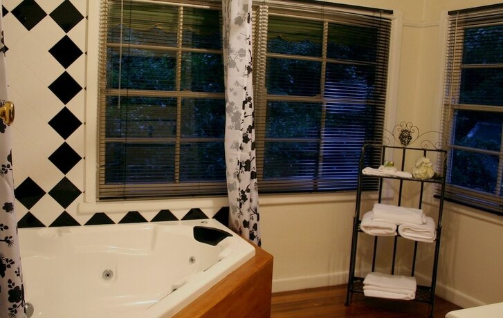 Imagen general del Hotel Tudor Cottages Mt Dandenong. Foto 14