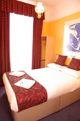 Imagen general del Hotel Tudor Court, Londres. Foto 2