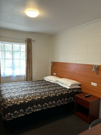 Imagen de la habitación del Hotel Tudor Motor Lodge. Foto 30