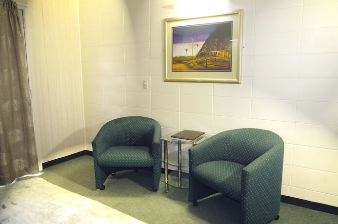 Imagen de la habitación del Hotel Tudor Motor Lodge. Foto 34