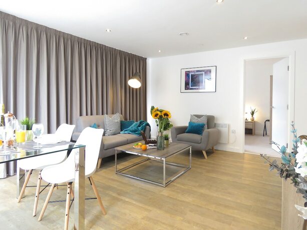 Imagen de la habitación del Hotel Tudors eSuite Grand Central Aparthotel. Foto 18