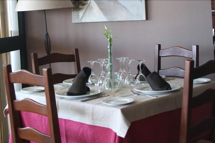 Imagen del bar/restaurante del Hotel Tugasa Arco De La Villa. Foto 3