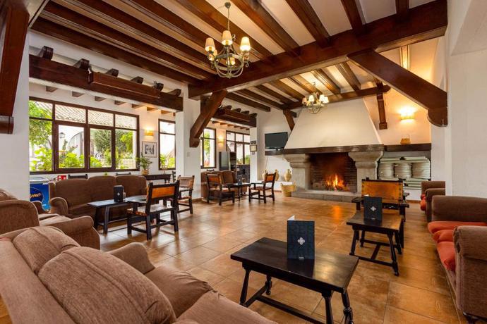 Imagen de los interiores del Hotel Tugasa Las Truchas. Foto 26