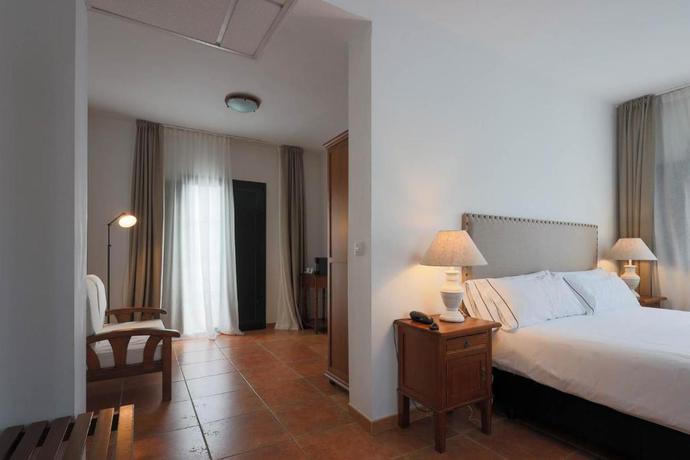 Imagen de la habitación del Hotel Tugasa Sierra Y Cal. Foto 12