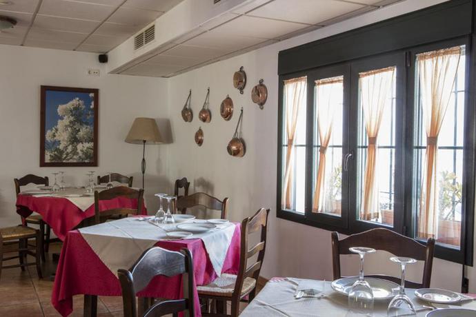 Imagen del bar/restaurante del Hotel Tugasa Sierra Y Cal. Foto 3