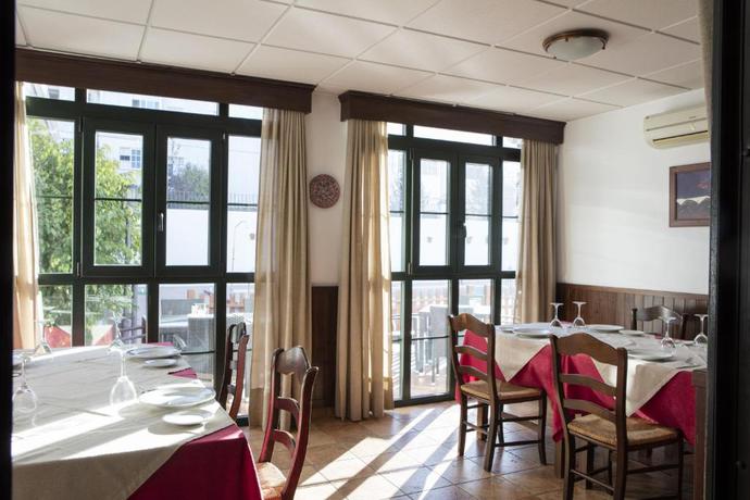 Imagen del bar/restaurante del Hotel Tugasa Sierra Y Cal. Foto 5