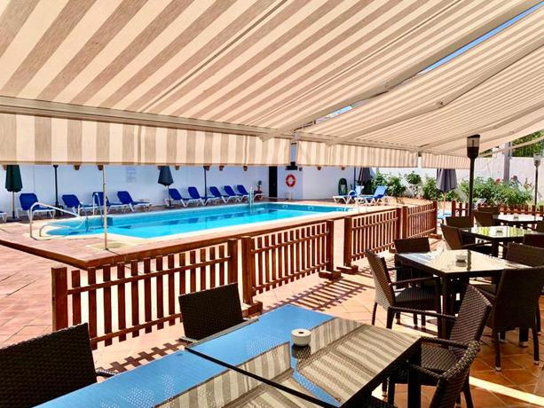 Imagen de la piscina del Hotel Tugasa Sierra Y Cal. Foto 18