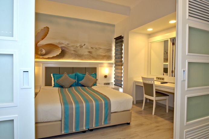 Imagen de la habitación del Hotel Tui Blue Tropical. Foto 13