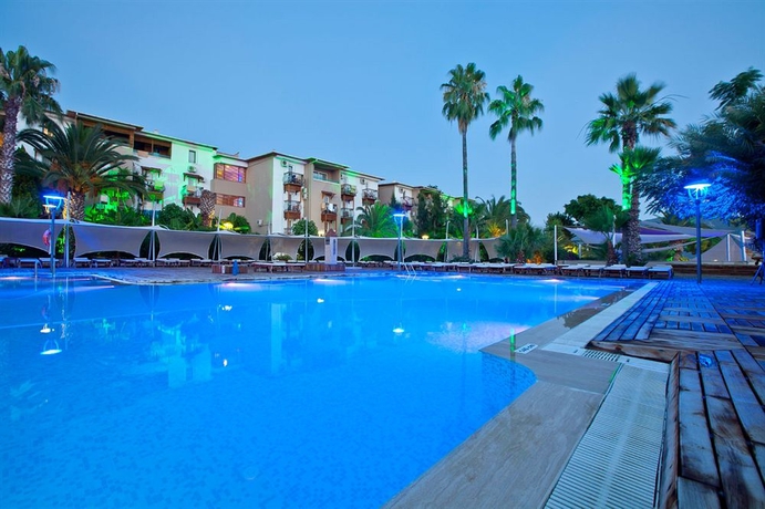 Imagen de la piscina del Hotel Tui Magic Life Bodrum. Foto 9
