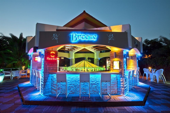 Imagen del bar/restaurante del Hotel Tui Magic Life Bodrum. Foto 2