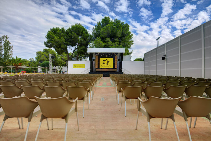 Imagen de los exteriores del Hotel Tui Magic Life Cala Pada - All Inclusive. Foto 31